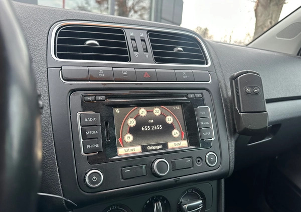 Volkswagen Polo cena 17900 przebieg: 279800, rok produkcji 2010 z Ząbki małe 56